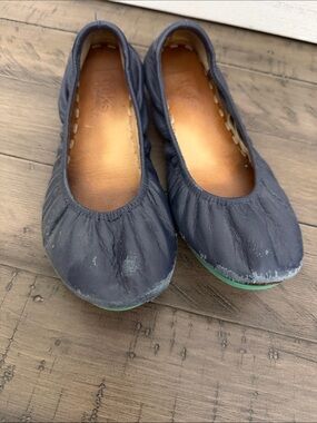 Women’s Navy Blue Leather Ballet Flats